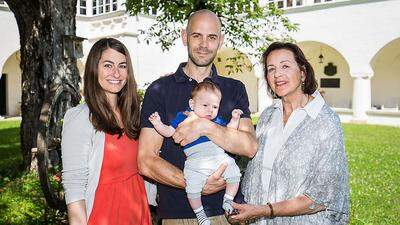 Drei Generationen Auersperg: Marielies (rechts) mit Sohn Christoph, Schwiegertochter Eva und Enkel Matheo 