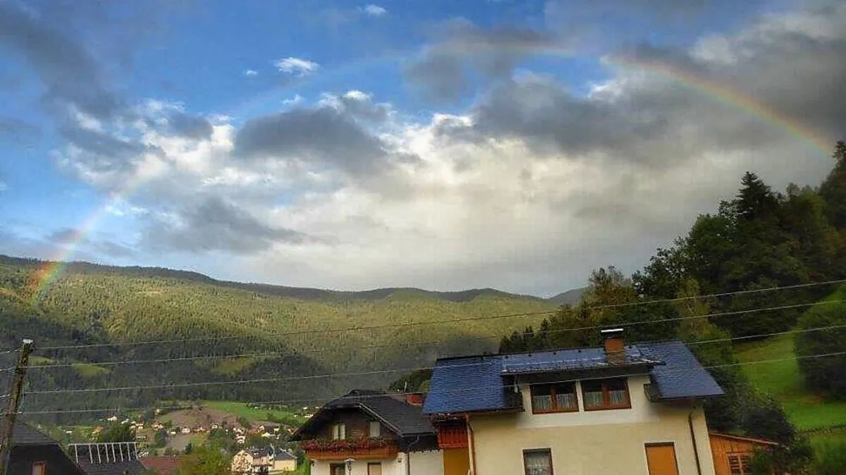 Hoffnungsschimmer am Himmel über Kraa