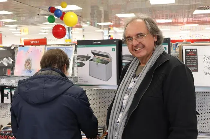 Auch eine eigene Multi-Media-Abteilung samt CDs und Schallplatten gibt es.