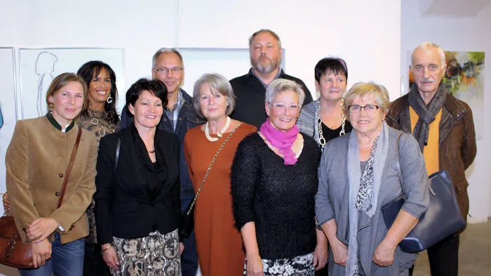 Unter dem Motto „Spurensuche“ zeigen die Künstler Regina Uedl, Gertrude Koren, Gabriele Zagler, Heinz Strasser, Margit Gschanes, Hans-Peter Schwab, Alexander Schuster, Monika Barwik, Marianne Landsmann, Hubert Zmerzly, Nina Höller und Luise Haas in der Kunstfabrik Lipizzanerheimat in Bärnbach ihre persönlichen Umsetzungen des Themas mit Pinsel.