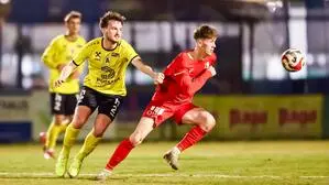 Winter-Neuzugang Jakob Kolb (rechts) erzielte für Pachern einen Doppelpack