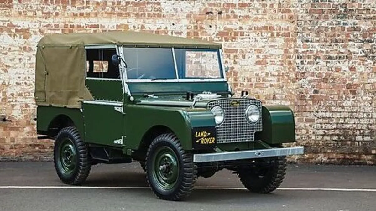 25 Stück der ersten Land-Rover-Serie werden im Werk neu aufgebaut