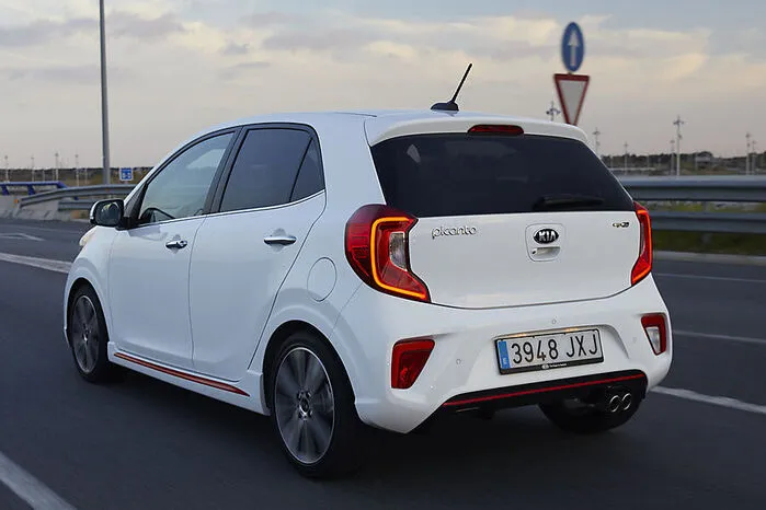 Nicht zu vergessen, ist es im zweiten Quartal Zeit für den neuen Kleinwagen Picanto. Die dritte Generation feiert seine Premiere zwar erst auf dem Genfer Autosalon, aber der koreanische Hersteller hat bereits jetzt die ersten Bilder des neuen A-Segment-Modells veröffentlicht.