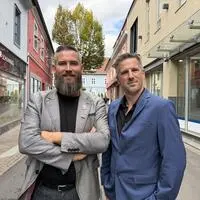 Robert Reif (links) und Neos-Gemeinderat Sebastian Wintschnig