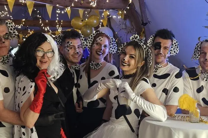 Ab Mitternacht übernahm ein DJ und heizte die Stimmung weiter an – gefeiert und getanzt wurde bis tief in die Nacht 