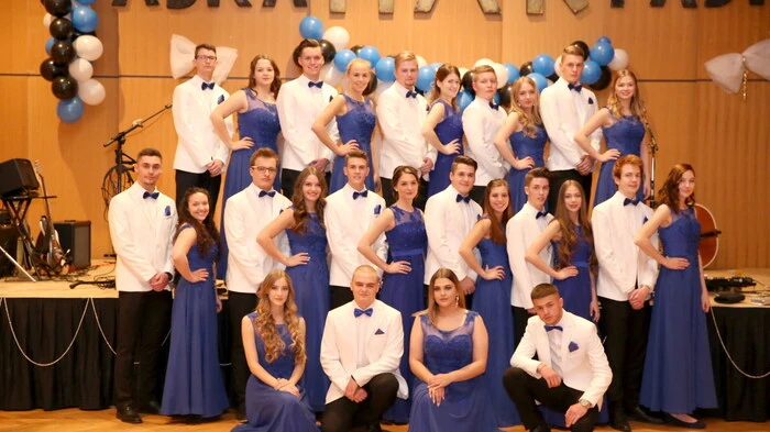 Es bietet sich alljährlich dasselbe Bild, wenn die Schüler der Handelsakademie (HAK) Feldkirchen zum Ball laden: Der Besucheransturm ist gewaltig! 