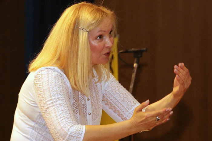 Am Foto die Chorleiterin Nataliya Lukina vom Chor  „Ambidravi Vocal“ aus Spittal/Drau. Sie waren mit über 50 Sänger mit dabei!
