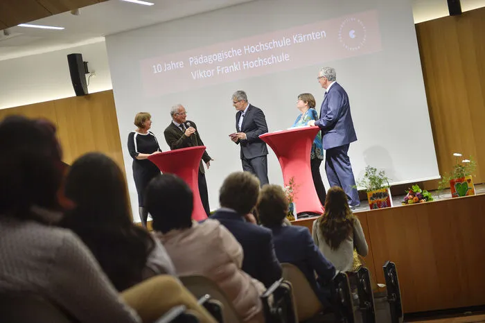 Klicken Sie sich durch die Bilder.