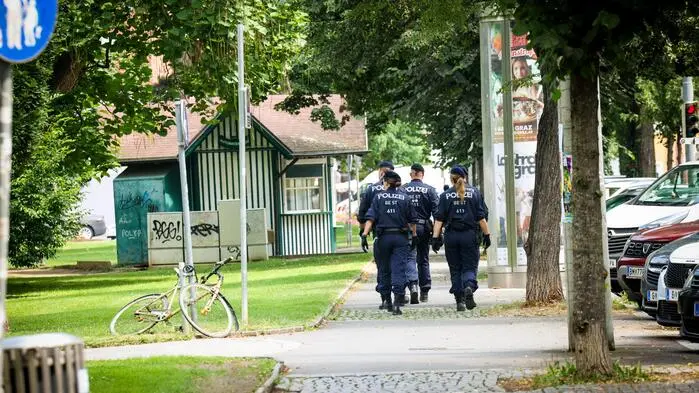 500 Einsatzstunden der Polizei fielen in der Schutzzone Volksgarten schon an