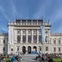 Die Uni Graz schaltet zum Semesterstart die Corona-Ampel auf "Gelb"