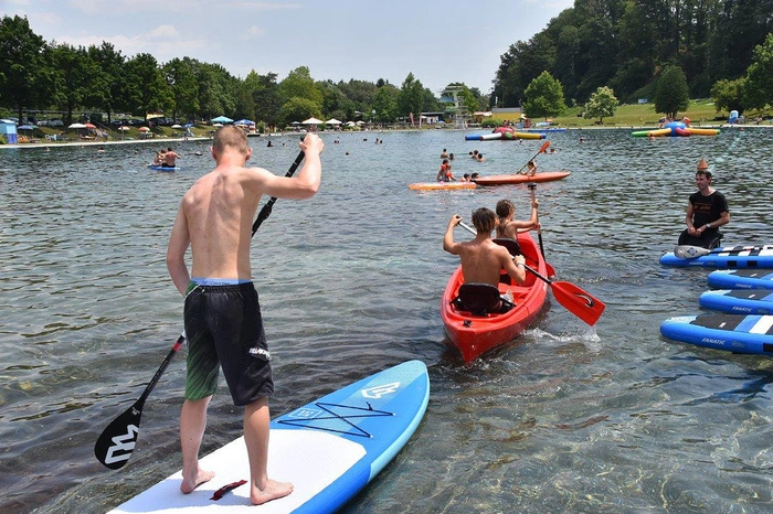 ...startete der zweite Wassersporttag im Freibad Fürstenfeld.