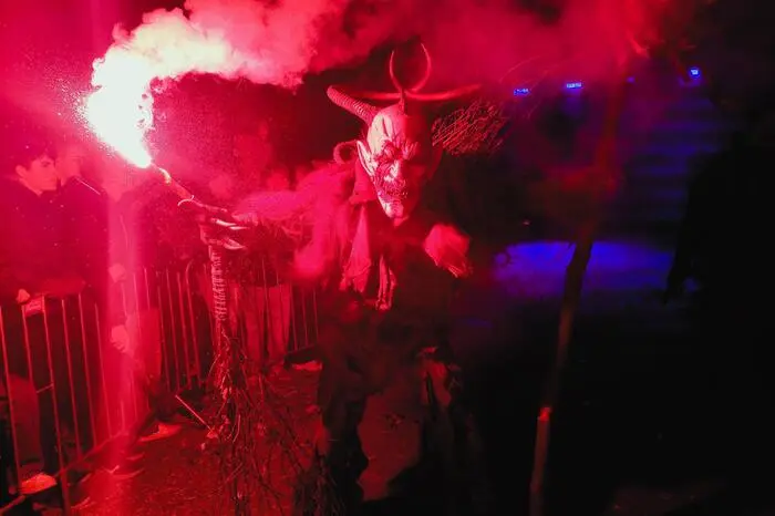 Jung und Alt zog es nach Sinabelkirchen, auch wegen der Feuershow. 