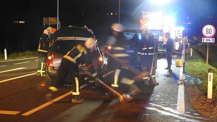 Die Feuerwehr Pöllau barg die Fahrzeuge
