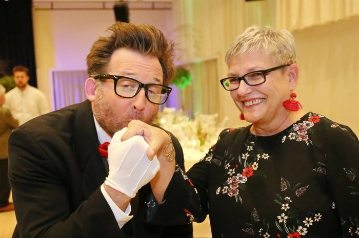 Unter dem Motto „Dinner, Show und Music“ wurde das Festessen auch im Rahmenprogramm verfeinert.