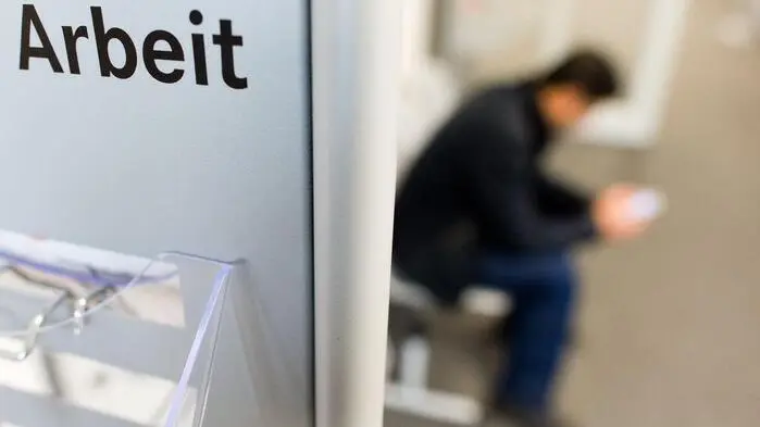 Die Anzahl arbeitsloser Asyl- und subsidiär Schutzberechtigter ist im Vergleich zu den vergangenen Jahren gesunken