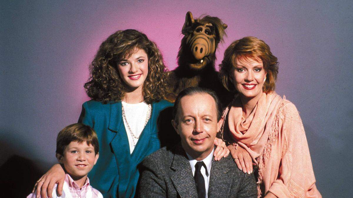 Die Schauspieler der Serie Alf Benji Gregory, Andrea Elson, Alf, Anne Schedeen & Max Wright