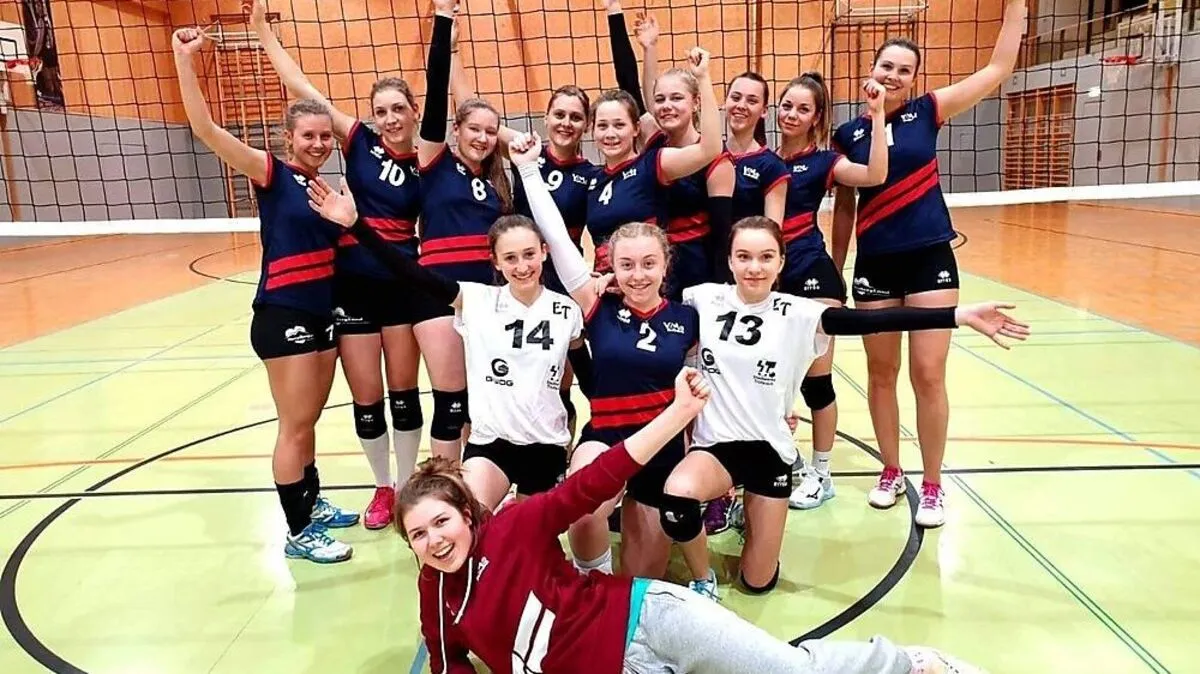 Große Freude bei den Spielerinnen von ET Volley über den Sieg