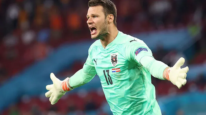 Daniel Bachmann: 3 Österreichs Nummer eins war beim Elfmeter von MemphisDepay chancenlos. Ansonsten strahlte der England-Legionär Selbstvertrauen aus und klärte in der zweiten Hälfte einenKopfball von De Vrij aus kurzer Distanz stark.