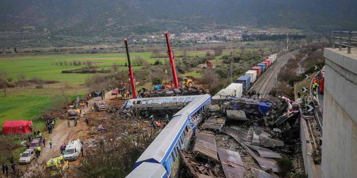 In Griechenland sind bei einem schweren Zugsunglück mindestens 38 Menschen ums Leben gekommen.