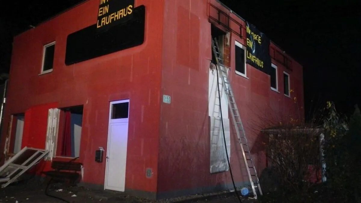 In diesem Haus brach das Feuer aus