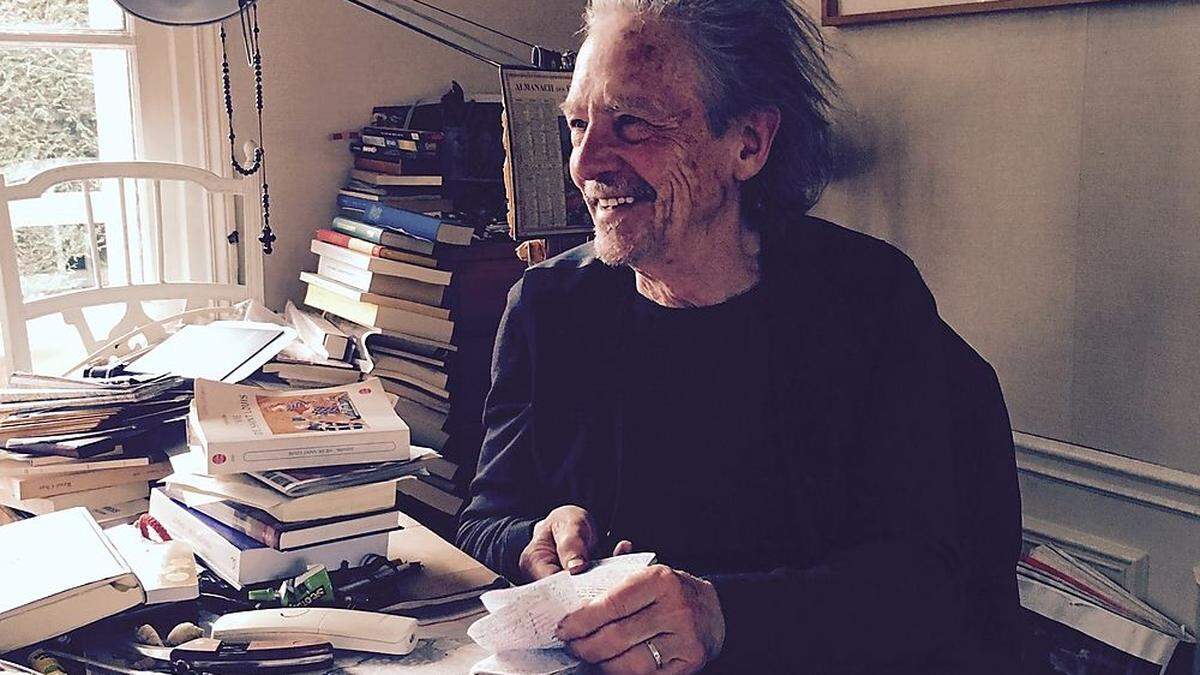 Peter Handke in seinem Haus in Chaville bei Paris