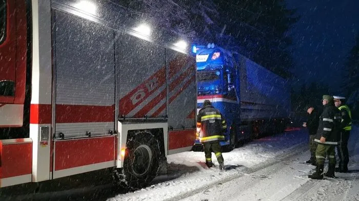 Gefährliche Einsätze: Auch heuer musste die Feuerwehr Salla am Gaberl bereits hängen gebliebene Lkw schleppen