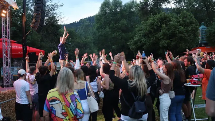Micha von der Rampe eröffnete den Abend mit seinen bekannten Ballermannhits.