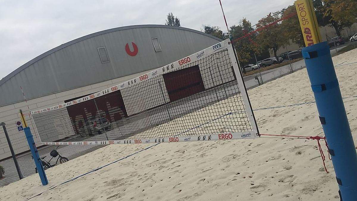 Die Beachvolleyballplätze im Westen der Sportunion-Halle sollen künftig auch Tennisplätze werden