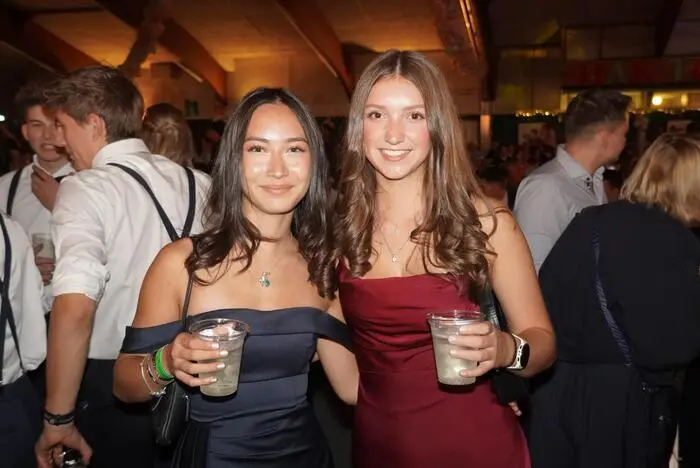 Partystimmung in der Tennishalle in Nußdorf-Debant