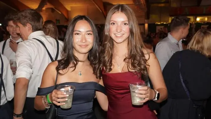 Partystimmung in der Tennishalle in Nußdorf-Debant