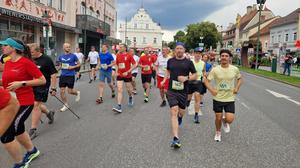Mehr als 600 Läuferinnen und Läufer rannten für den guten Zweck durch Voitsberg