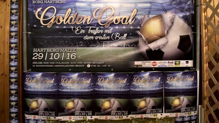 Unter dem Motto "Golden Goal" stand der Maturaball der Klassen 8B und 8S des Gymnasiums Hartberg
