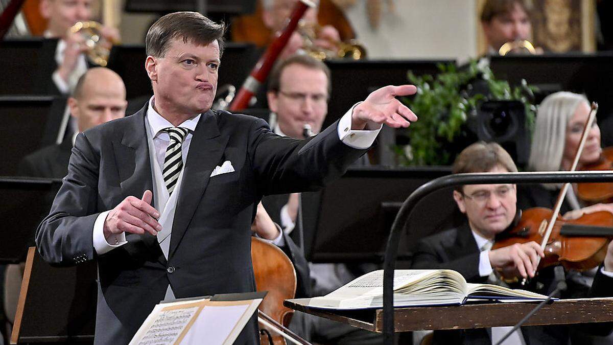 Christian Thielemann bei seinem Neujahrskonzert Debüt, 2020 dirigiert Andris Nelsons