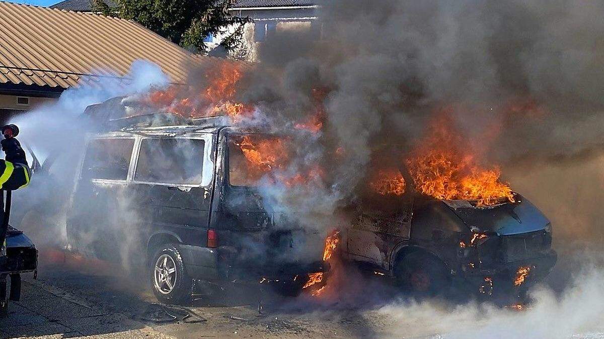 Die Ursache für den Fahrzeugbrand sind noch unbekannt