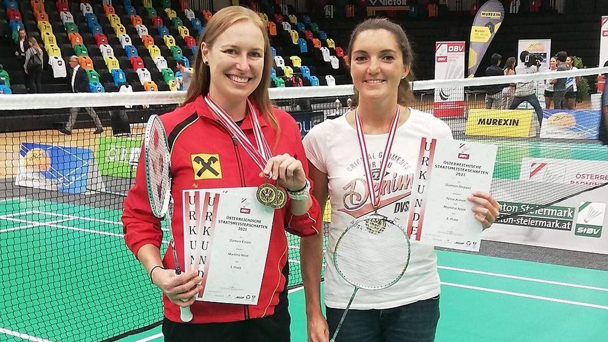 Martina Nöst (links) und Nina Almer durften sich über zwei Bronzemedaillen bei den Badminton-Staatsmeisterschaften in Graz freuen