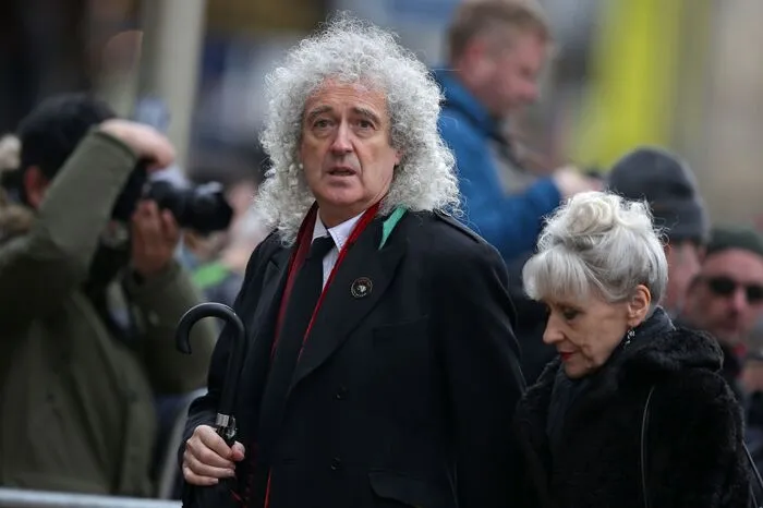... Queen-Gitarrist und Astrophysiker Brian May,...