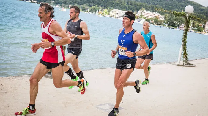 Hunderte Teilnehmer waren am Sonntag im Rahmen von Kärnten Läuft auf der Laufstrecke am Wörthersee unterwegs