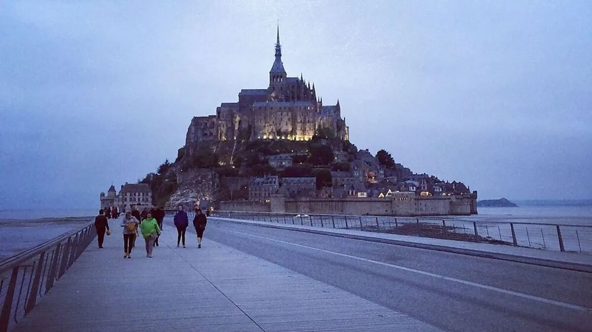 Das Wahr- eichen einer Region: die Abtei Le Mont-Saint-Michel 