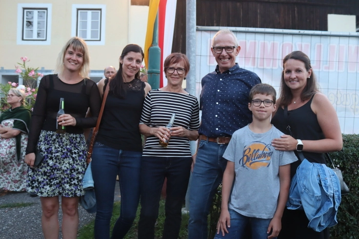 Klicken Sie sich durch die Bilder vom Nachkirchtag in Neuhaus.