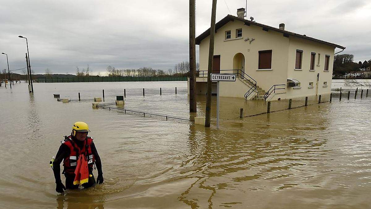 Die Rettungskräfte waren im Dauereinsatz 