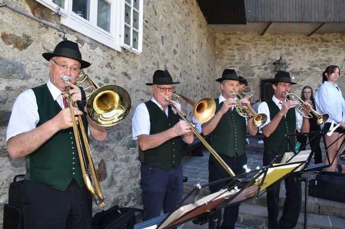 Für musikalische Beiträge sorgte eine Bläsergruppe des Musikvereins Neumarkt und der Kiddychor Perchau.