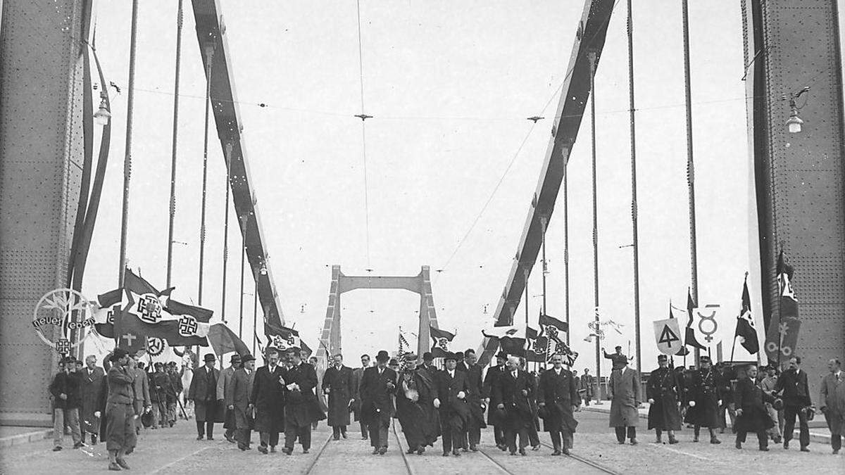 Eines der großen Projekte in der Krisenzeit: Die Reichsbrücke in Wien wurde am 10. Oktober 1937 mit einem Staatsakt eröffnet