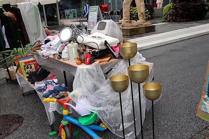 Leider blieben auch viele mögliche Besucher ob der unwirtlichen Umstände dem Flohmarkt fern