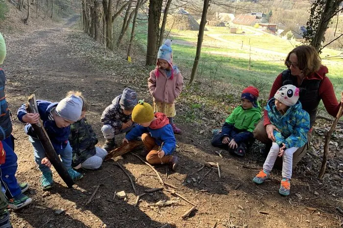 So können sich die Kindergartenkinder aus Mixnitz ein besseres Bild vom Osterhasen machen. Falls er ihnen begegnet, erkennen sie ihn so schneller.