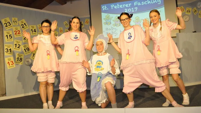Frisch geschlüpft! Die Faschingssitzungen in St. Peter führen heuer mit Humor durch's ganze Leben ... von der Geburt bis zum Tod.