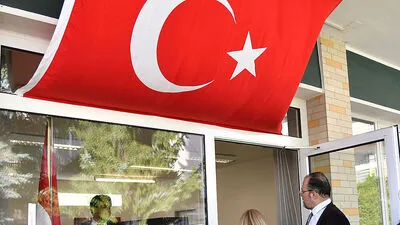 Abstimmungslokal in Salzburg: Den Stimmberechtigten könnte jetzt der Entzug der Staatsbürgerschaft drohen