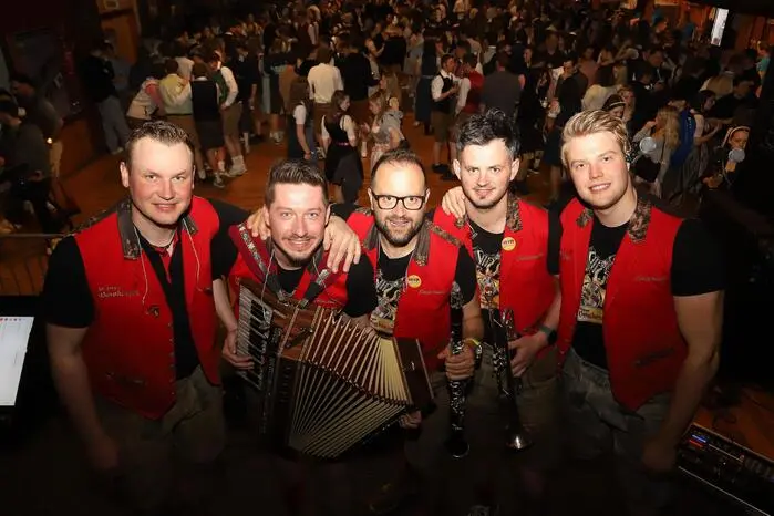 Für beste Tanzmusik und Stimmung sorgten „Die jungen Wernberger“ mit Manuel Wieltschnig, Hansi Leitner, Martin Ulbing, Johannes „Joschi“ Auernig und Prof. Igor Vrhnjak im Kulturhaus. 