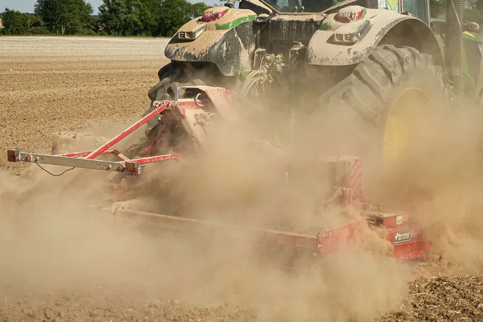 ... was sich in der Landwirtschaft stark bemerkbar macht.