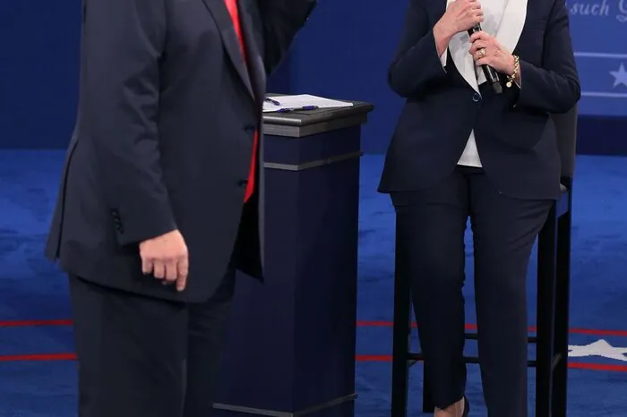 "Bei mir waren es Worte, bei ihm Taten." Trump über Missbrauchsvorwürfe gegen Ex-Präsident Bill Clinton
