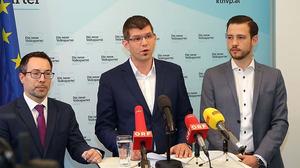 Touren durch alle Bezirke: Klubobmann Malle, die Regierungsmitglieder Gruber und Schuschnig
